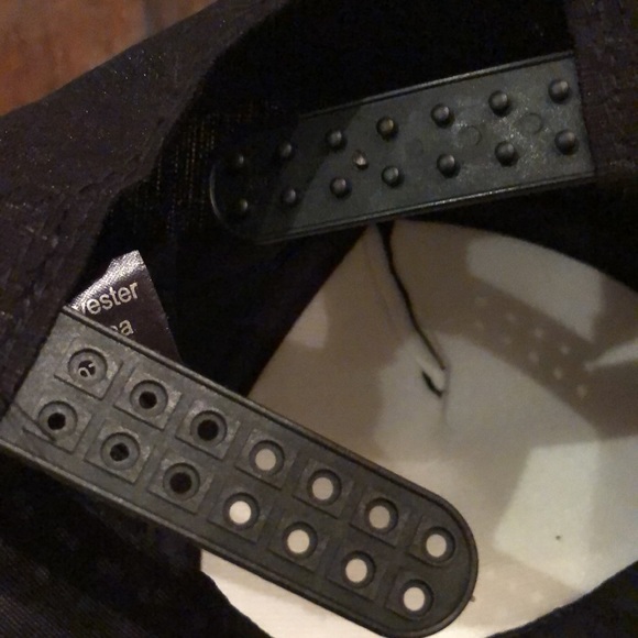 🧢Sparkle Faceted Black Acrylic Stones front, pain back, snap close extender. - Picture 5 of 9